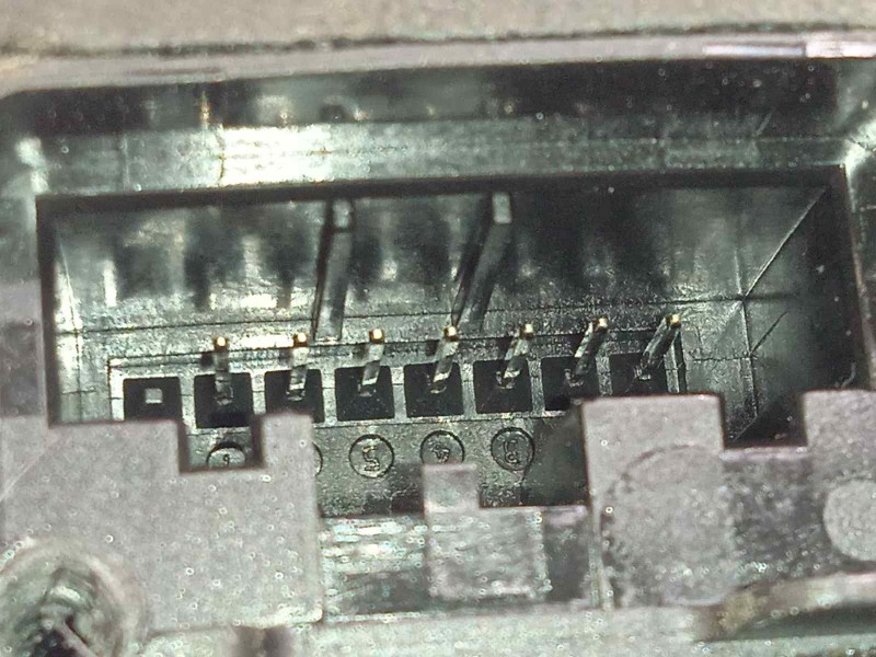 Recambio de cerradura puerta delantera derecha para seat ibiza (kj1) style referencia OEM IAM 5TB837016A  