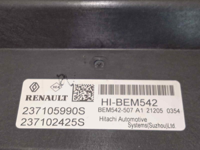 Recambio de centralita motor uce para renault captur ii referencia OEM IAM 237105990S  237102425S