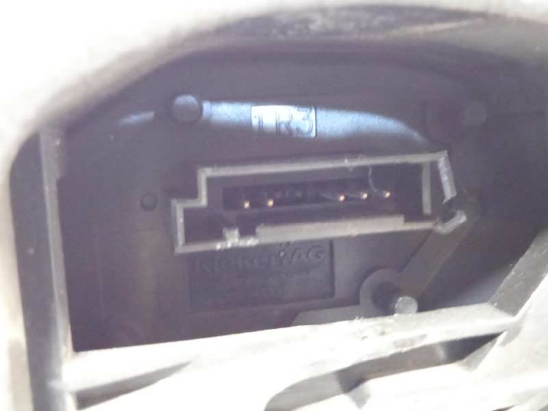 Recambio de cerradura puerta trasera derecha para bmw serie 7 (f01/f02) 730ld referencia OEM IAM 7185688  51227185688