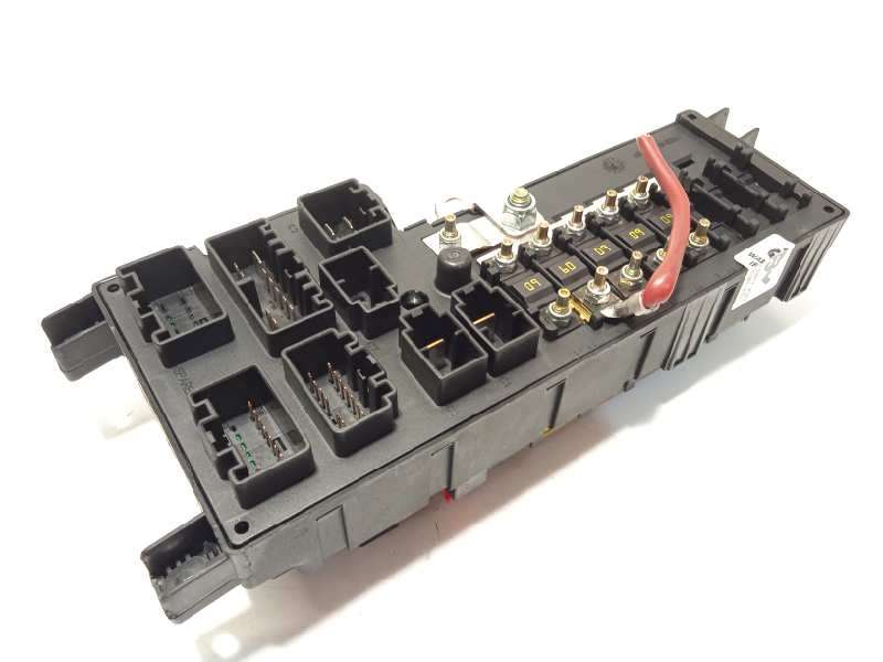 CAJA RELES / FUSIBLES 8678449 