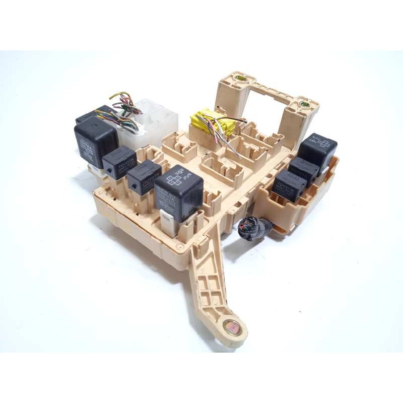 Recambio de caja reles / fusibles para lexus rx300 (mcu15) 3.0 v6 24v cat referencia OEM IAM 8273248021  8273048022