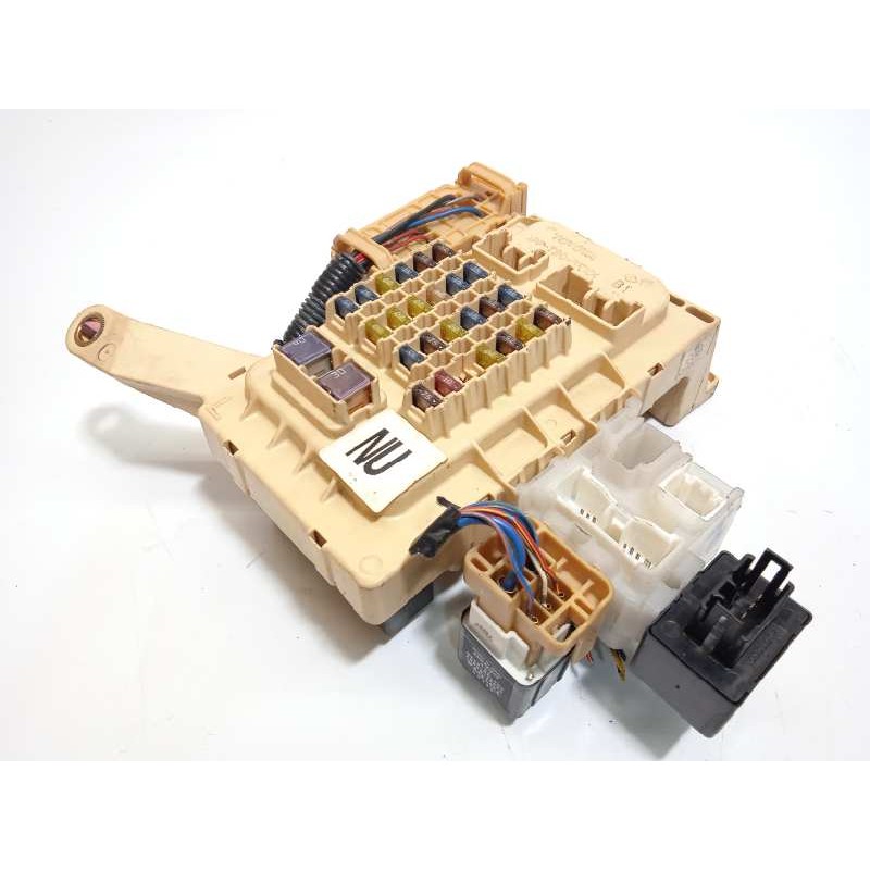 Recambio de caja reles / fusibles para lexus rx300 (mcu15) 3.0 v6 24v cat referencia OEM IAM 8273248021  8273048022