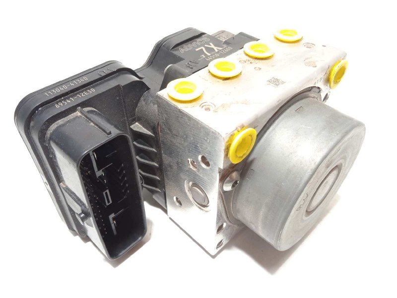 Recambio de abs para toyota corolla (e21) referencia OEM IAM 4451012600 11304041340 8954112E30