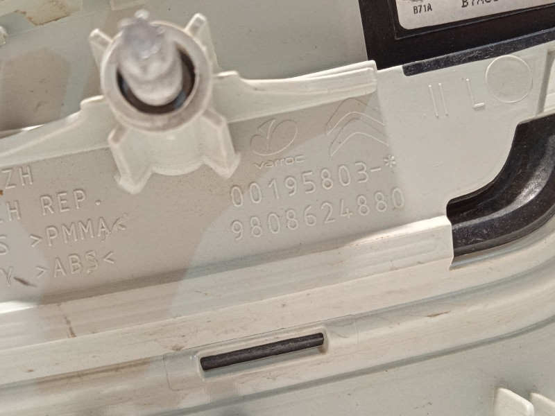 Recambio de piloto trasero izquierdo interior para citroën c4 lim. live edition referencia OEM IAM 9808624880  