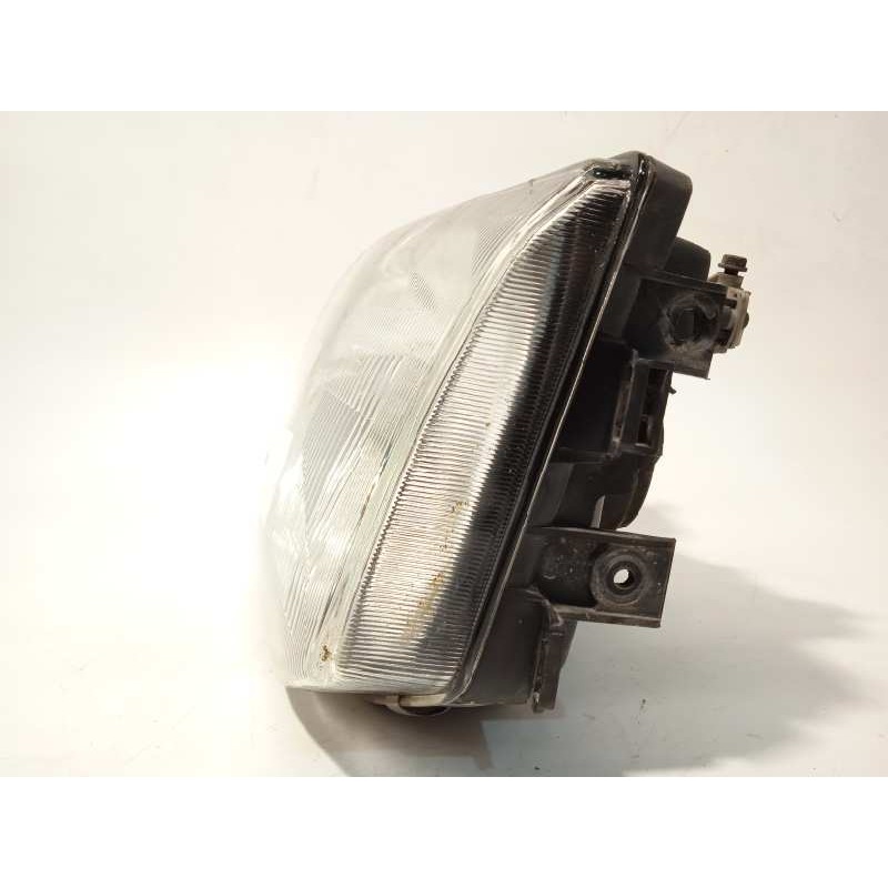 Recambio de faro izquierdo para mitsubishi montero (v20/v40) 2.8 turbodiesel referencia OEM IAM MB831068  