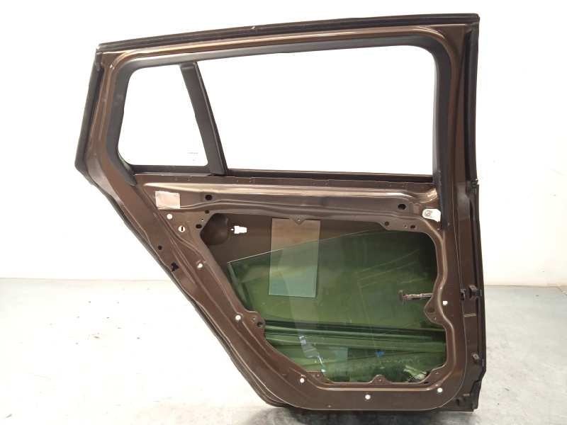 Recambio de puerta trasera izquierda para volvo v60 kombi cross country momentum referencia OEM IAM 32228972  