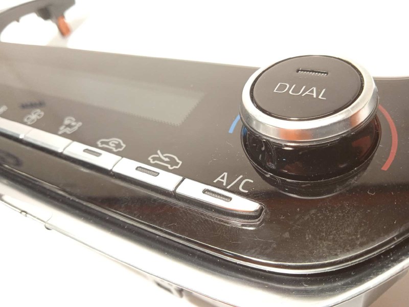 Recambio de mando climatizador para toyota corolla (e21) referencia OEM IAM 5590002E10  