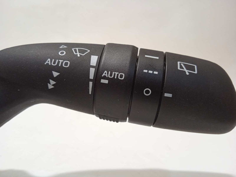 Recambio de mando intermitentes para toyota corolla (e21) referencia OEM IAM 8465202A50  8432902040