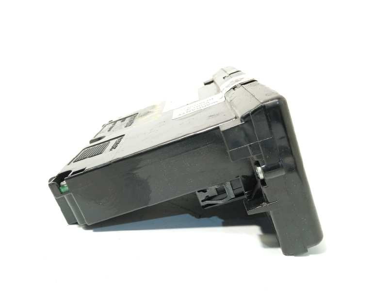Recambio de pantalla multifuncion para volvo c30 2.0 d kinetic referencia OEM IAM 30797719  