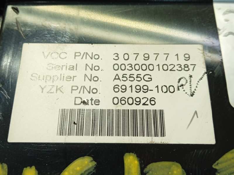 Recambio de pantalla multifuncion para volvo c30 2.0 d kinetic referencia OEM IAM 30797719  