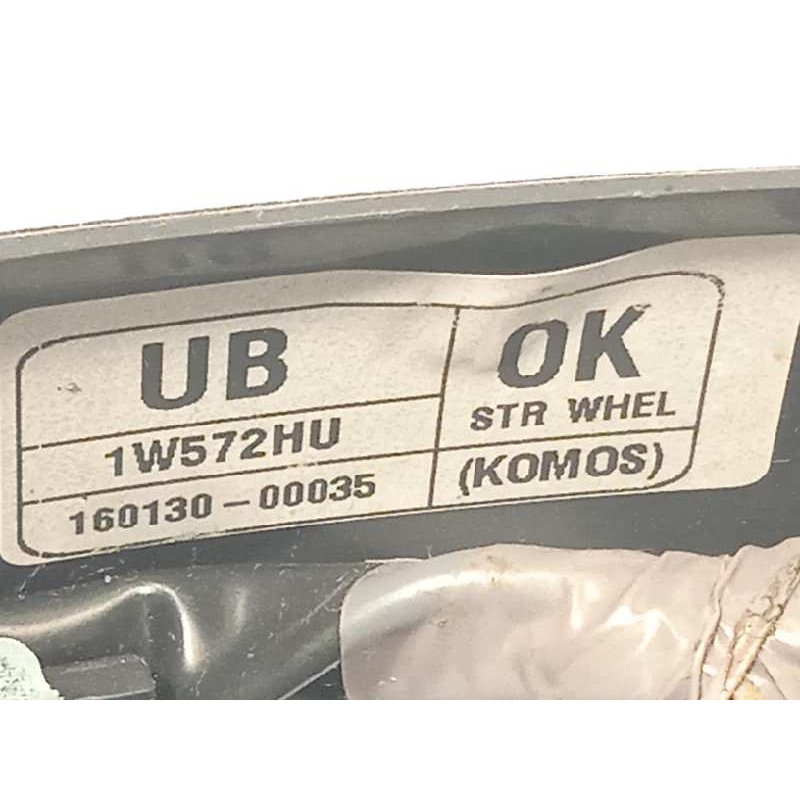 Recambio de volante para kia rio drive referencia OEM IAM 561001W572HU  1W572HU