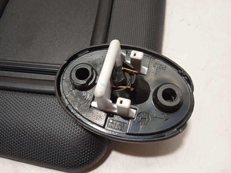 Recambio de parasol derecho para toyota corolla (e21) referencia OEM IAM 7431002M30C0  