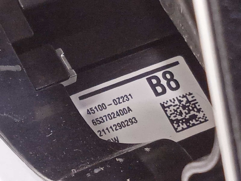 Recambio de volante para toyota corolla (e21) referencia OEM IAM 451000Z231  4510202820C1