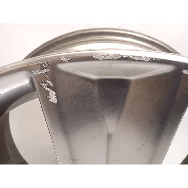 Recambio de llanta para subaru legacy berl. b13 (bl) 2.5 se referencia OEM IAM 28111AG131  