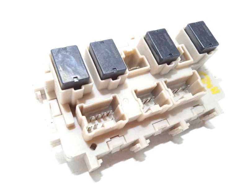 Recambio de caja reles / fusibles para renault kadjar 1.2 tce energy referencia OEM IAM 243808901R  