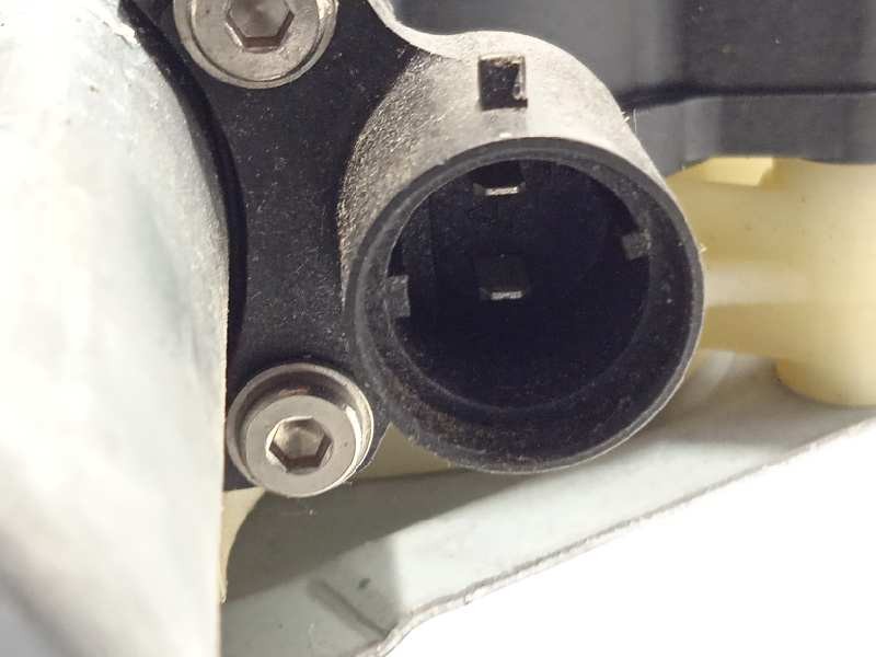 Recambio de elevalunas delantero derecho para renault kangoo 1.5 dci diesel fap referencia OEM IAM 807207012R  