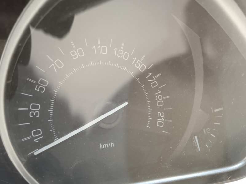 Recambio de cuadro instrumentos para peugeot 208 1.2 16v vti referencia OEM IAM 9821126480  