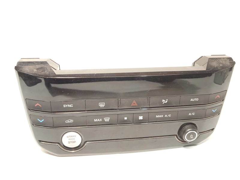 Recambio de mando climatizador para jaguar xe 2.0 diesel cat referencia OEM IAM GX7318C858VF  T4N8215
