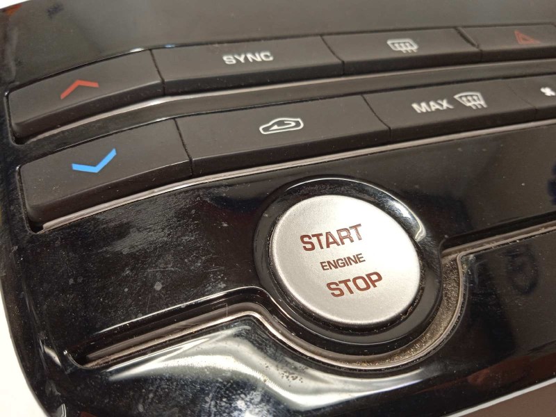 Recambio de mando climatizador para jaguar xe 2.0 diesel cat referencia OEM IAM GX7318C858VF  T4N8215