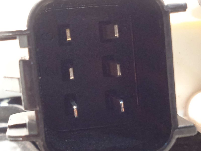 Recambio de elevalunas trasero izquierdo para jaguar xe 2.0 diesel cat referencia OEM IAM GX7327001AC  T4N13877