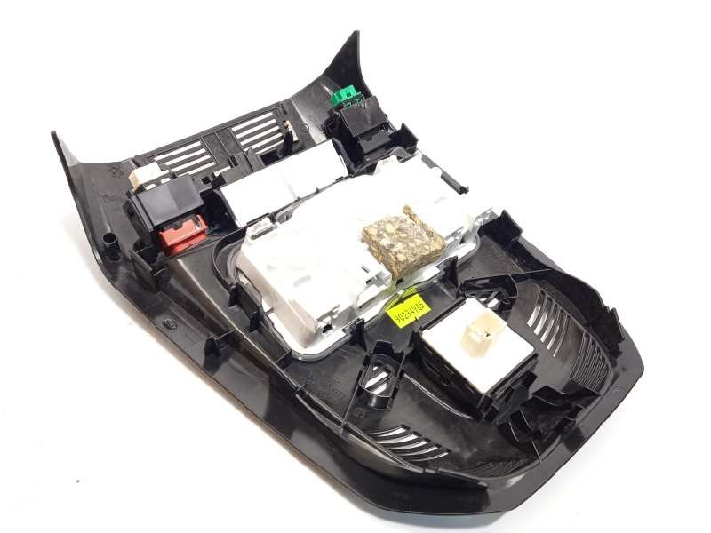 Recambio de luz interior para peugeot 3008 gt line referencia OEM IAM 9825946880  