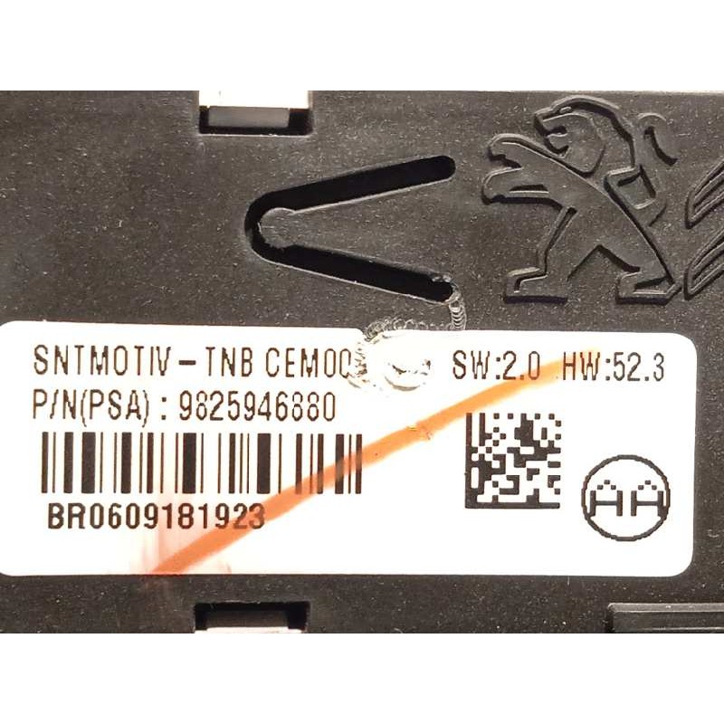 Recambio de luz interior para peugeot 3008 gt line referencia OEM IAM 9825946880  