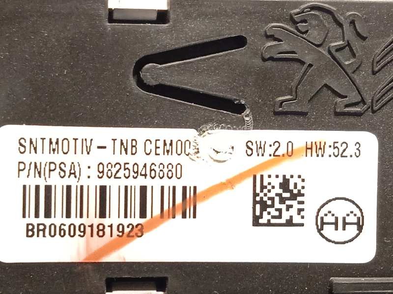 Recambio de luz interior para peugeot 3008 gt line referencia OEM IAM 9825946880  