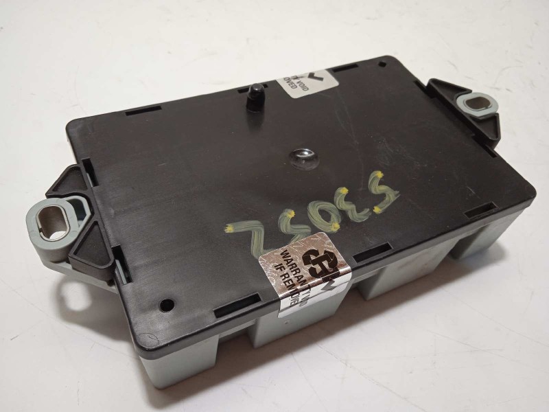 Recambio de caja reles / fusibles para jaguar xe 2.0 diesel cat referencia OEM IAM CPLA14Q073AA  C2D23644