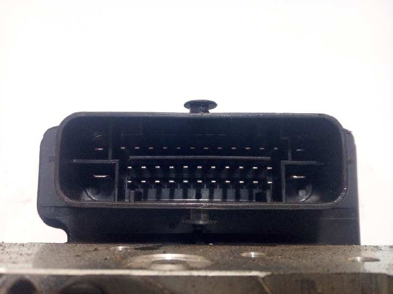 Recambio de abs para hyundai i30 (gd) base referencia OEM IAM 58920A6210 6158945200 A658920500