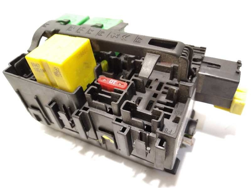 CAJA RELES / FUSIBLES 9806192580 