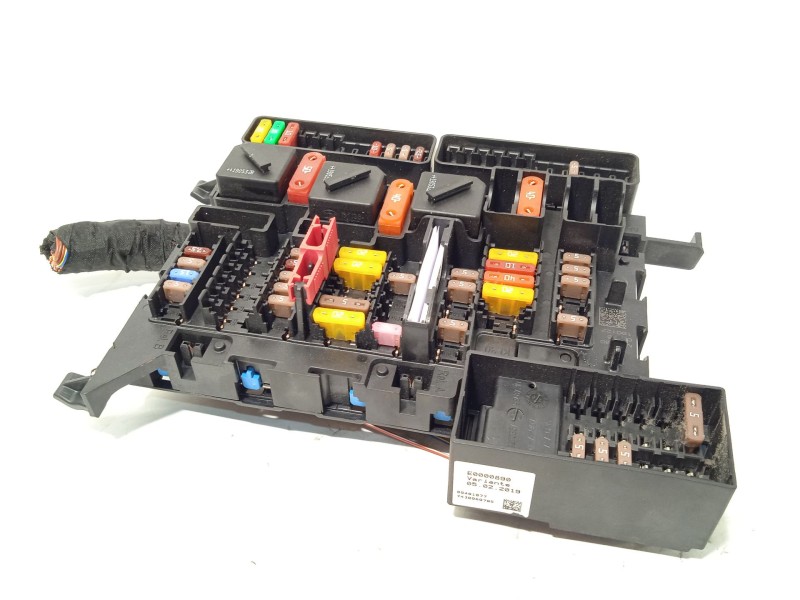 CAJA RELES / FUSIBLES 9360501 61149360501 
