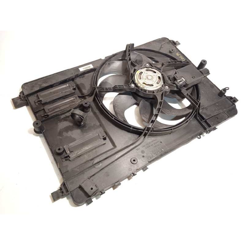 Recambio de electroventilador para volvo v40 cross country 2.0 diesel cat referencia OEM IAM 31439882  