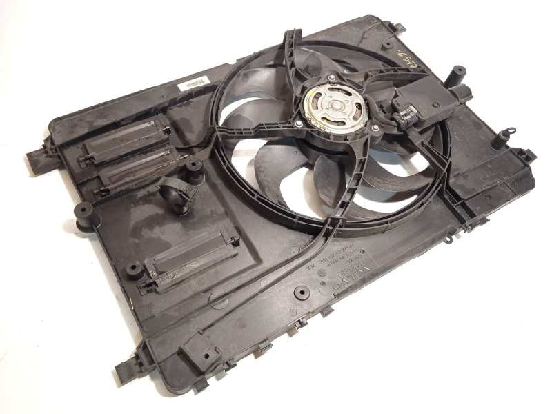 Recambio de electroventilador para volvo v40 cross country 2.0 diesel cat referencia OEM IAM 31439882  