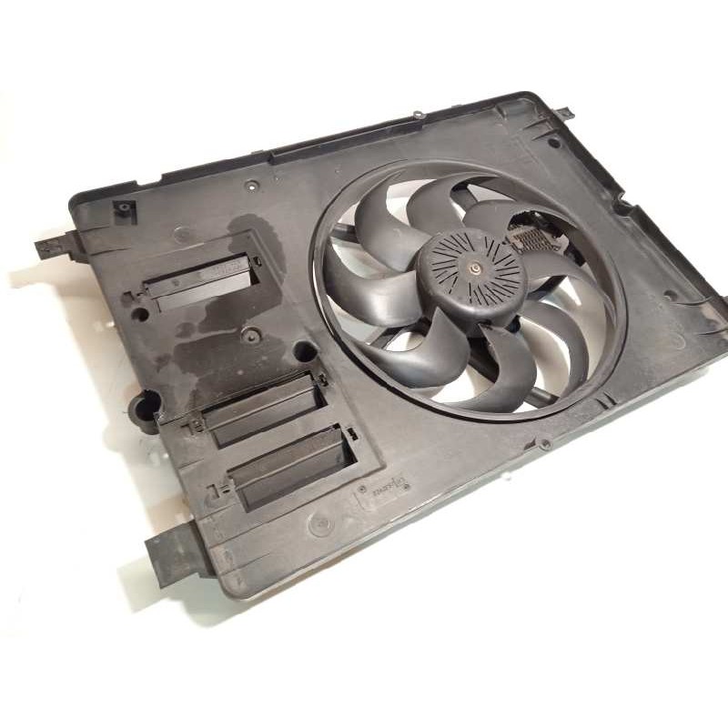 Recambio de electroventilador para volvo v40 cross country 2.0 diesel cat referencia OEM IAM 31439882  