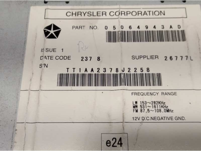 Recambio de sistema audio / radio cd para jeep patriot referencia OEM IAM 05064943AD  