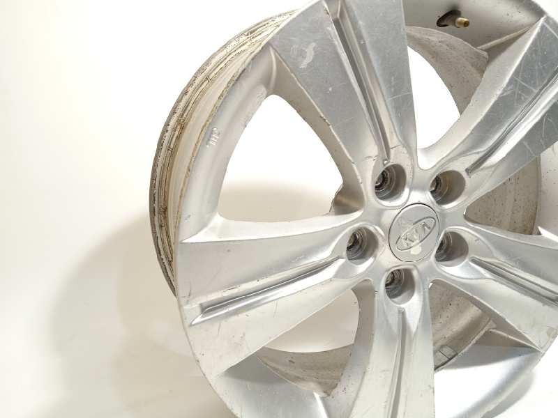 Recambio de llanta para kia sportage drive 4x2 referencia OEM IAM 529103U200  
