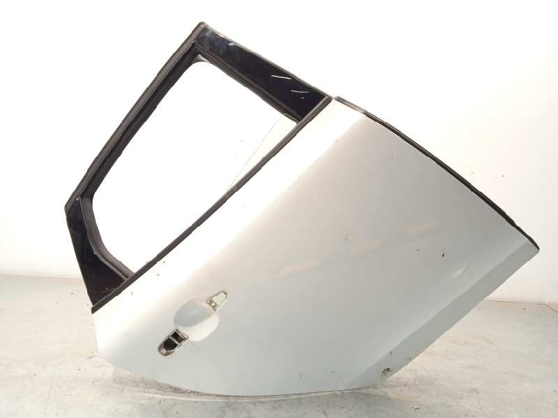 Recambio de puerta trasera derecha para volvo v40 cross country 2.0 diesel cat referencia OEM IAM 31662587  