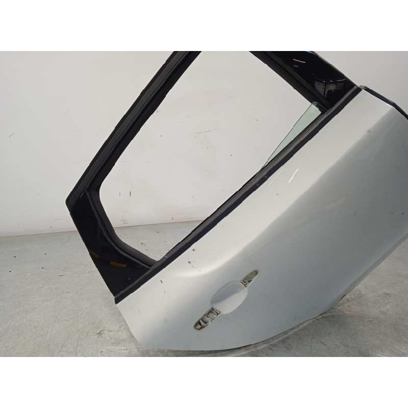 Recambio de puerta trasera derecha para volvo v40 cross country 2.0 diesel cat referencia OEM IAM 31662587  