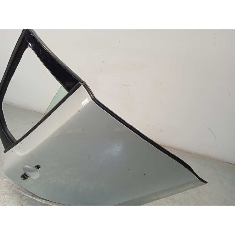 Recambio de puerta trasera derecha para volvo v40 cross country 2.0 diesel cat referencia OEM IAM 31662587  