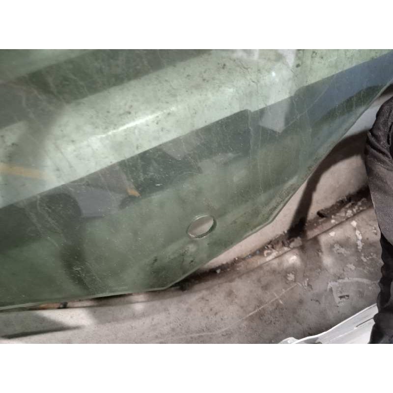 Recambio de puerta trasera izquierda para volvo v40 cross country 2.0 diesel cat referencia OEM IAM 31662586  