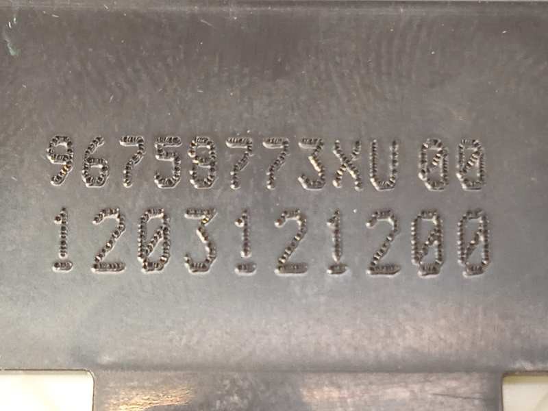 Recambio de modulo electronico para peugeot 208 allure referencia OEM IAM 96758773XU  