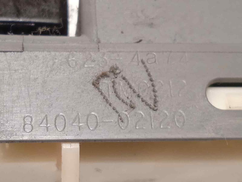 Recambio de mando elevalunas delantero izquierdo para toyota auris 1.6 d-4d cat referencia OEM IAM 8404002120  