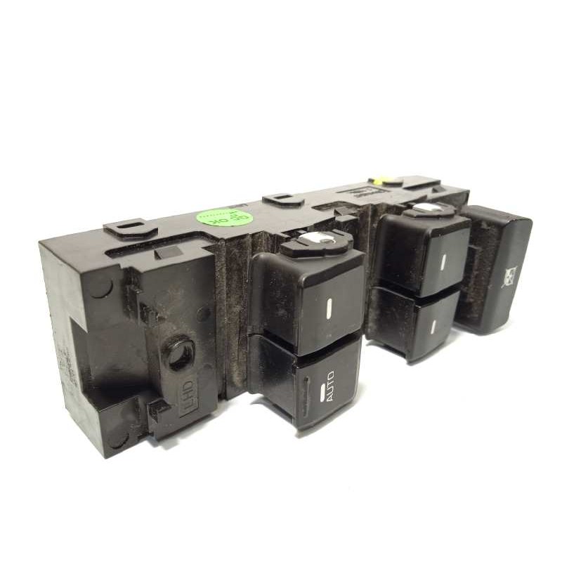 Recambio de mando elevalunas delantero izquierdo para hyundai i20 active 1.0 tgdi cat referencia OEM IAM 93570C8120  