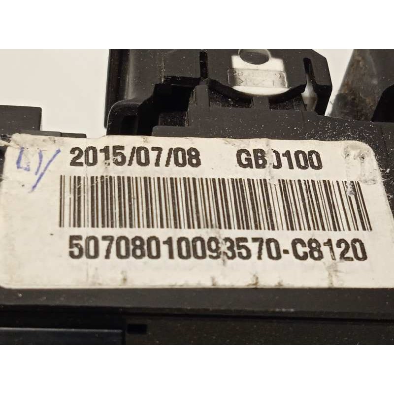Recambio de mando elevalunas delantero izquierdo para hyundai i20 active 1.0 tgdi cat referencia OEM IAM 93570C8120  