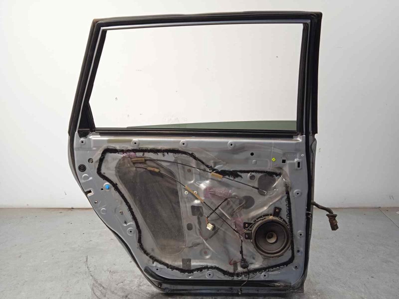 Recambio de puerta trasera izquierda para mitsubishi grandis (na0w) 2.0 di-d cat referencia OEM IAM 5730A047  
