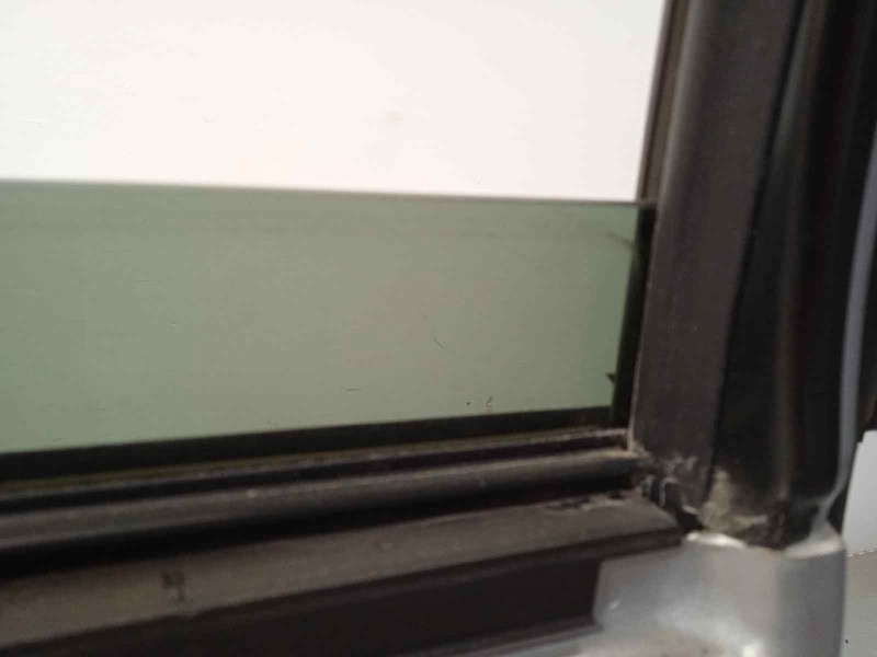 Recambio de puerta trasera izquierda para mitsubishi grandis (na0w) 2.0 di-d cat referencia OEM IAM 5730A047  