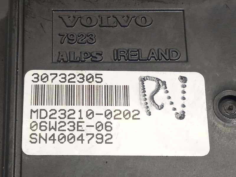 Recambio de pantalla multifuncion para volvo s80 berlina 4.4 v8 cat referencia OEM IAM 30732305  