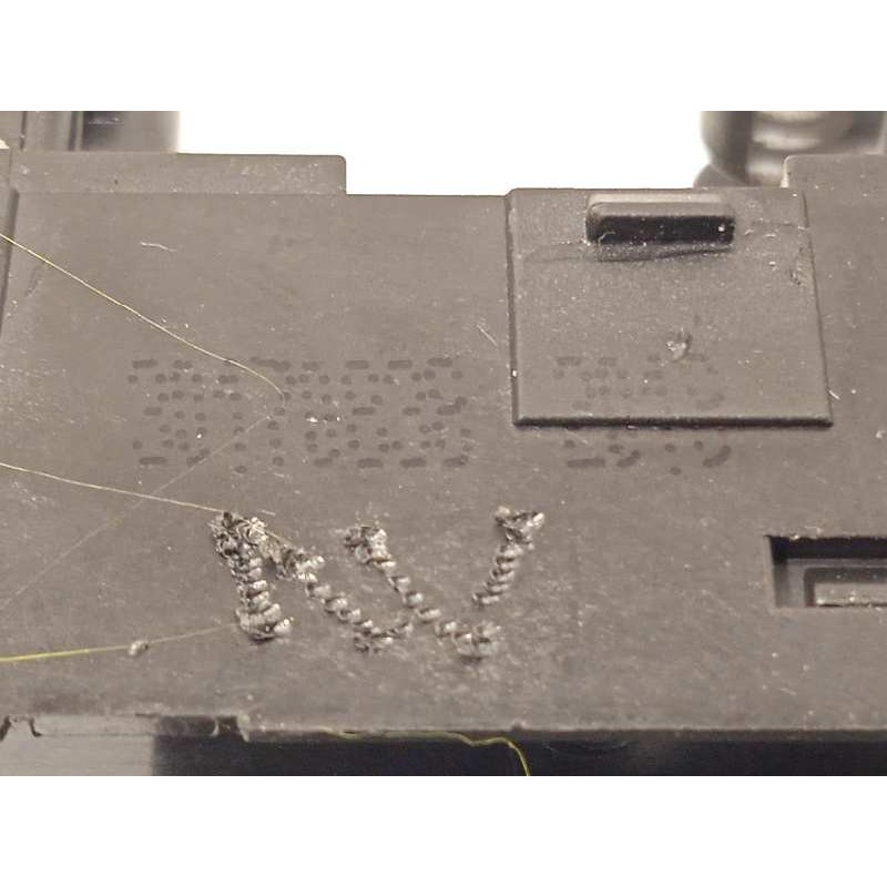 Recambio de mando elevalunas delantero izquierdo para jeep renegade 1.0 t-gdi cat referencia OEM IAM 30170838  