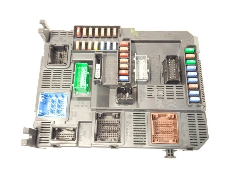Recambio de caja reles / fusibles para peugeot 208 1.6 blue-hdi fap referencia OEM IAM 9807531680  1612139080