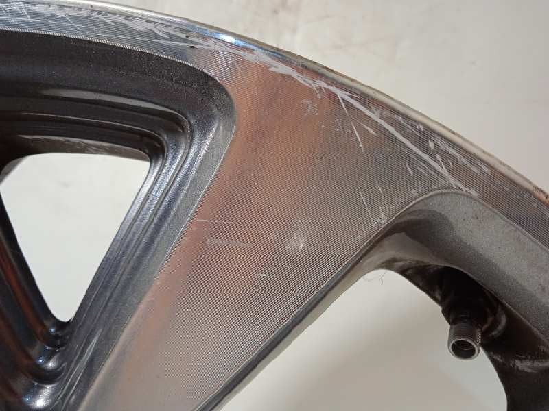 Recambio de llanta para kia sportage basic 4x2 referencia OEM IAM 529103W610  